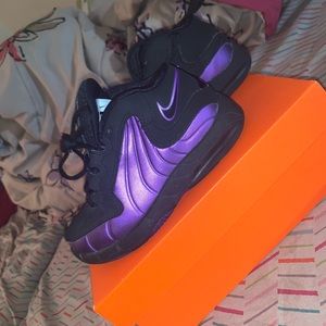 Boys size 9C Nike Wavy